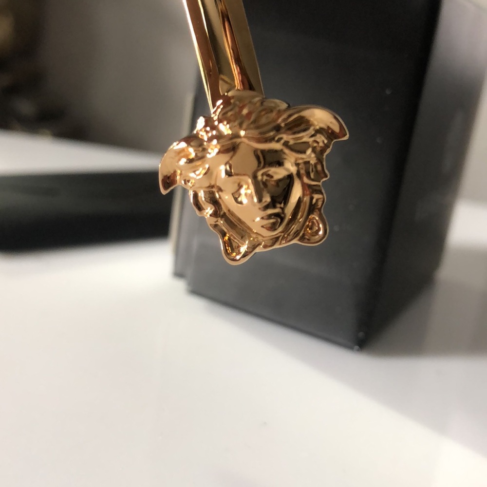 VERSACE Gold 'La tone Medusa' Hair Clip - Picture 7 of 9